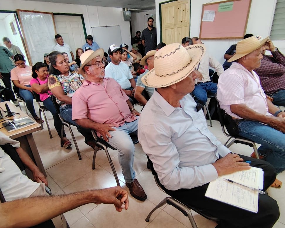 Autoridades en Veraguas se reúnen con productores en Calobre