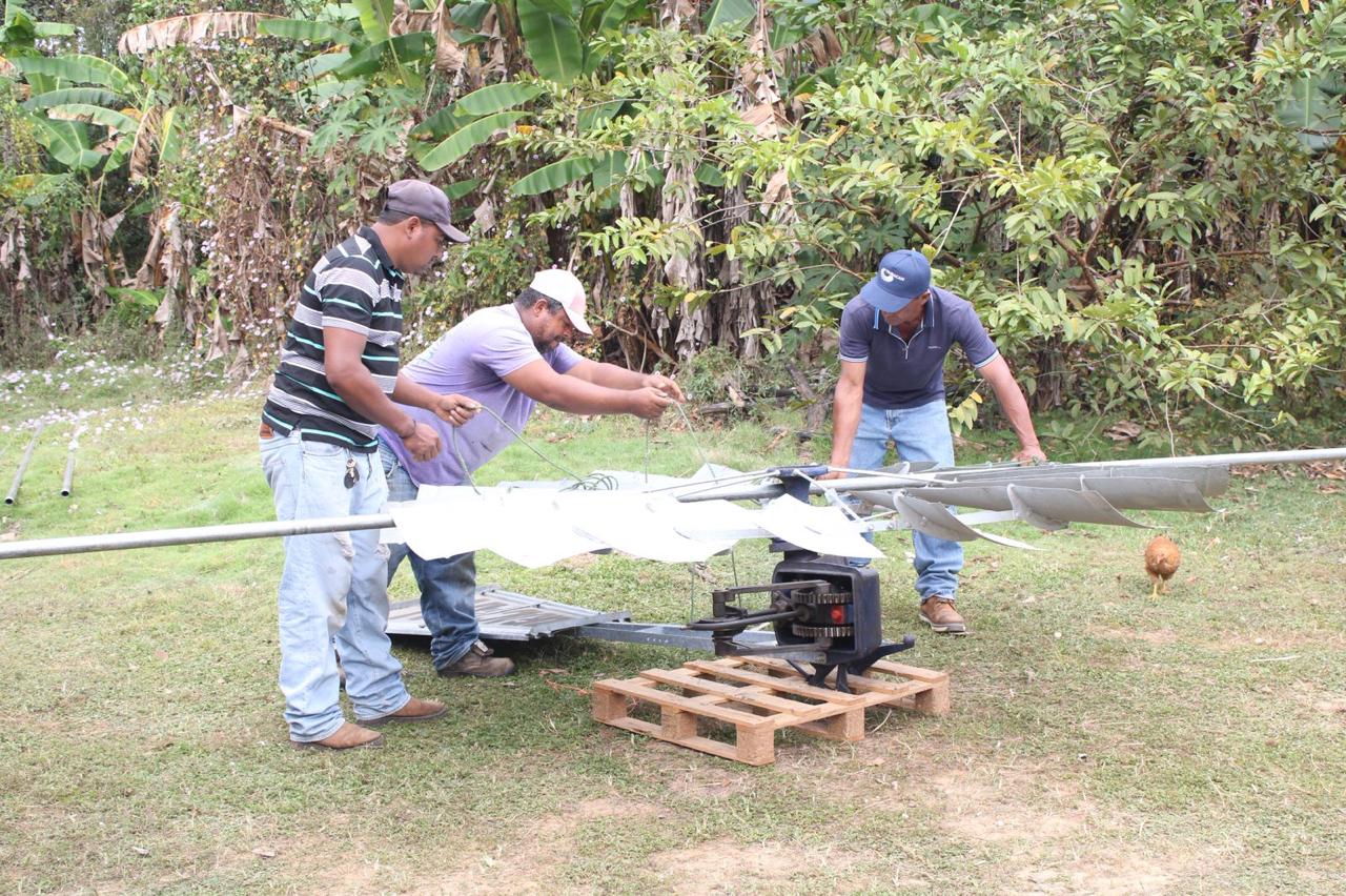 Productores reciben capacitación sobre utilidad de molinos de viento en la actividad agropecuaria