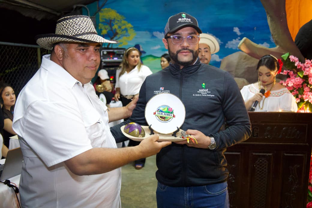 MINSA inaugura stand en la Feria de Santa Fe y firma alianza para una feria libre de tabaco