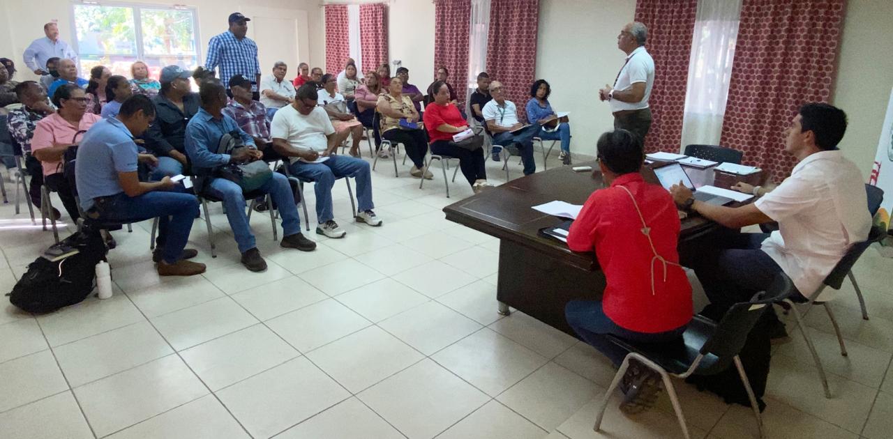 Productores se preparan para participar en la exposición agrícola de la Feria de David