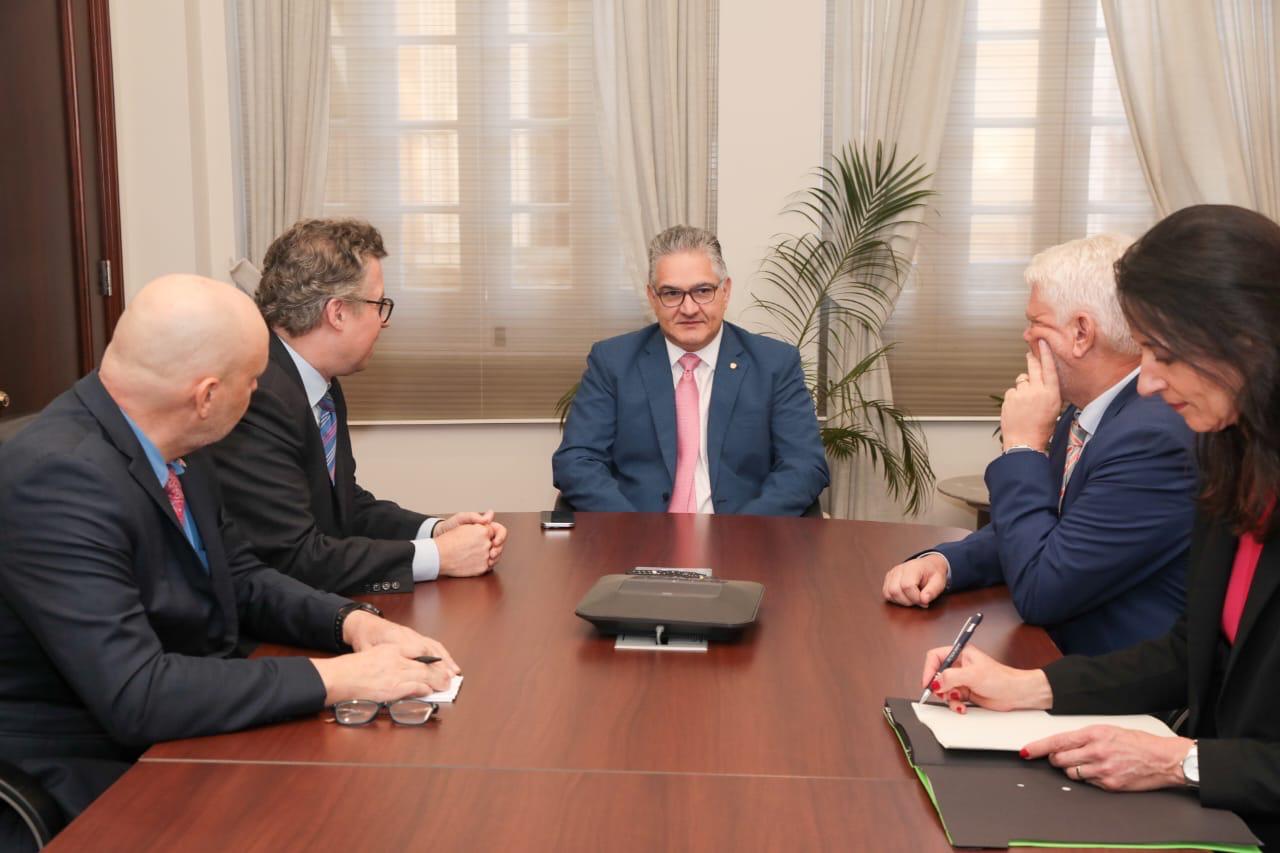 Ministro Orillac recibe al secretario del Ministerio de Asuntos Exteriores de Alemania