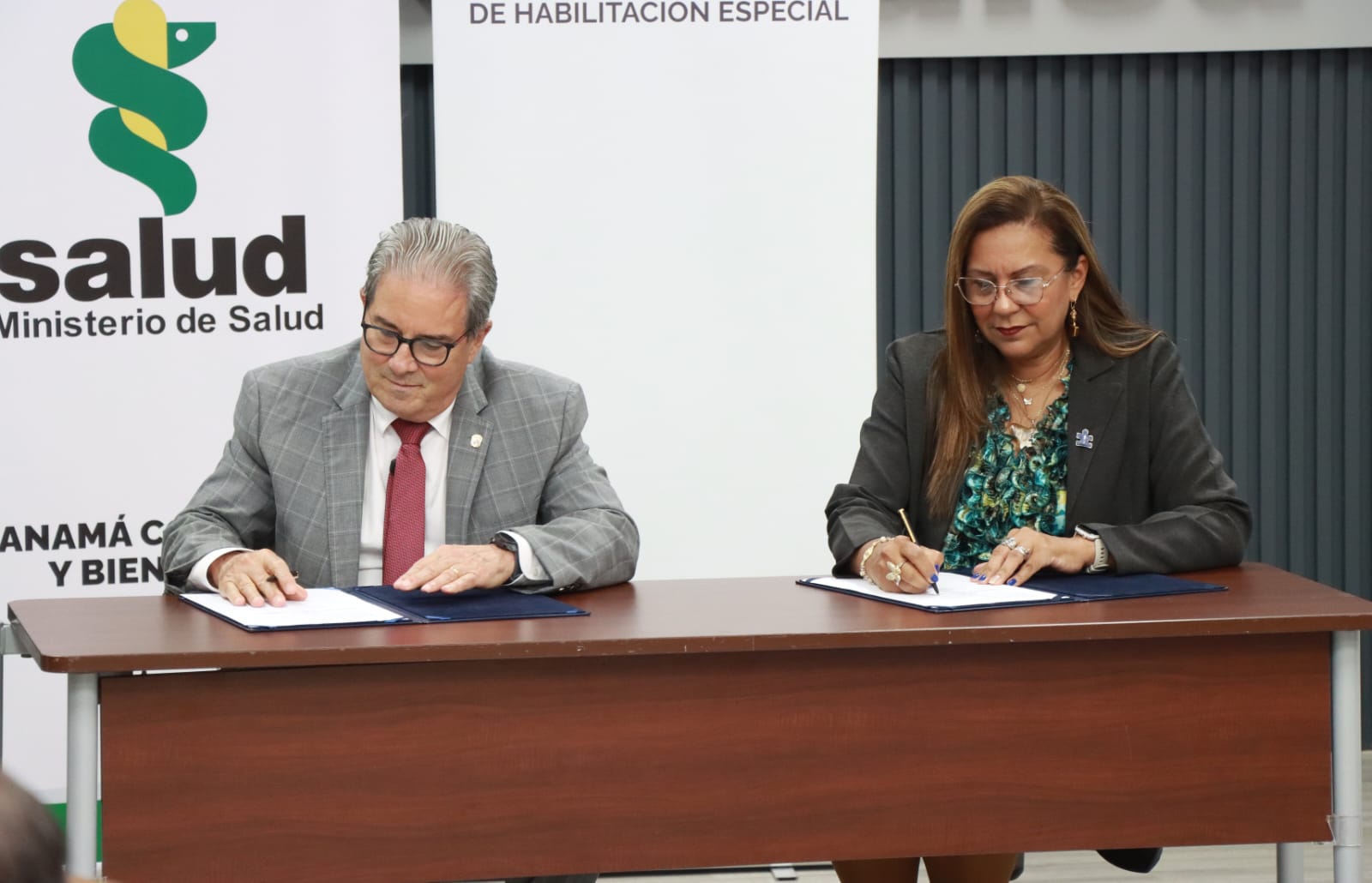 Minsa y el IPHE firman convenio marco de cooperación