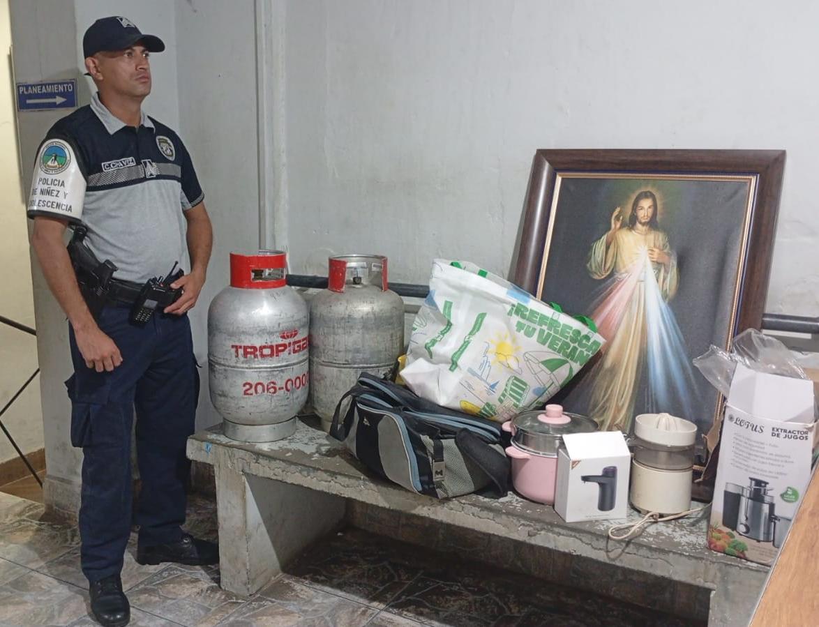 ¡No hay respeto! Policías ubican artículos de dudosa procedencia en el cementerio de Las Tablas