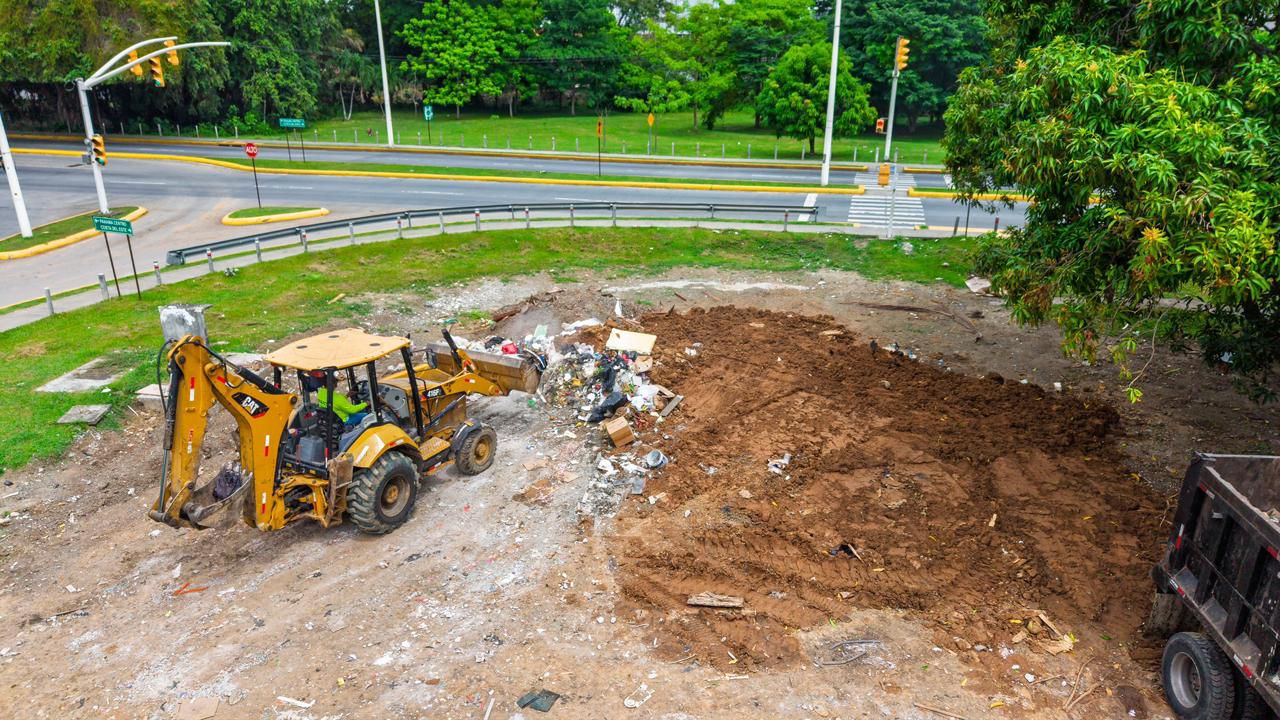 Alcaldía de Panamá y Autoridad de Aseo intensifican operativo de limpieza en Parque Lefevre
