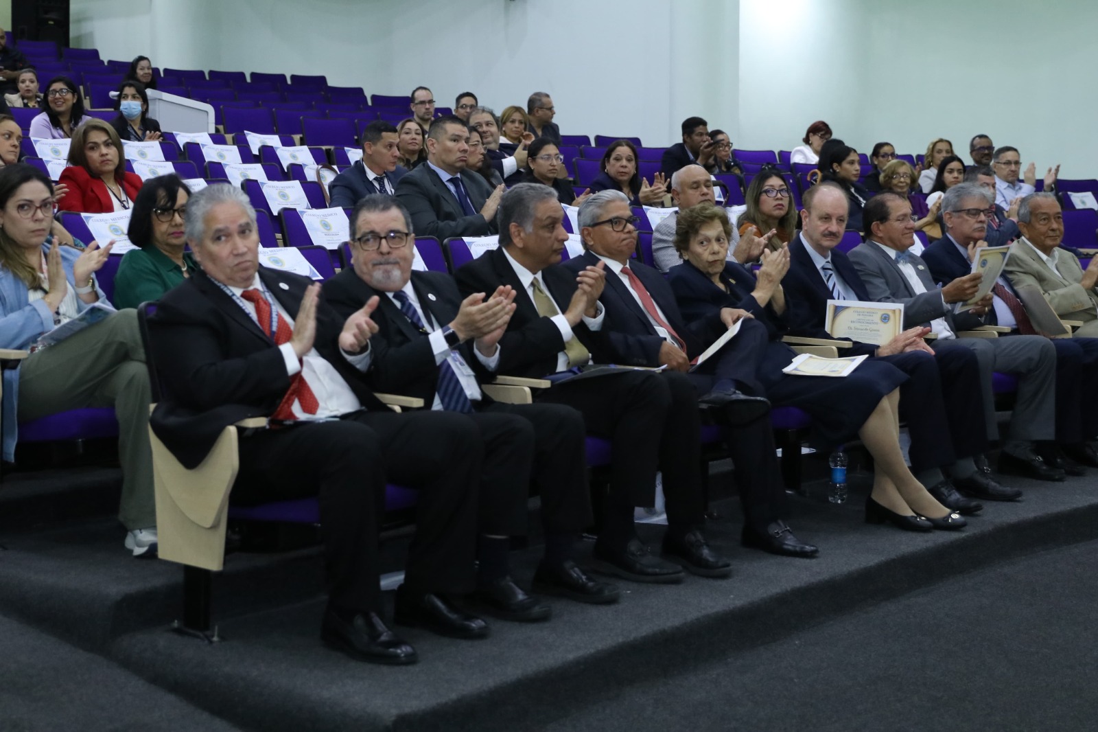 Minsa impulsa la certificación de 50 especialidades médicas para garantizar una atención de excelencia