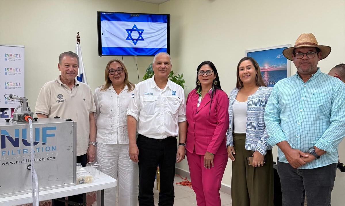 Embajada de Israel dona sistema de purificación de agua NUF al MINSA CAPSI de Pesé