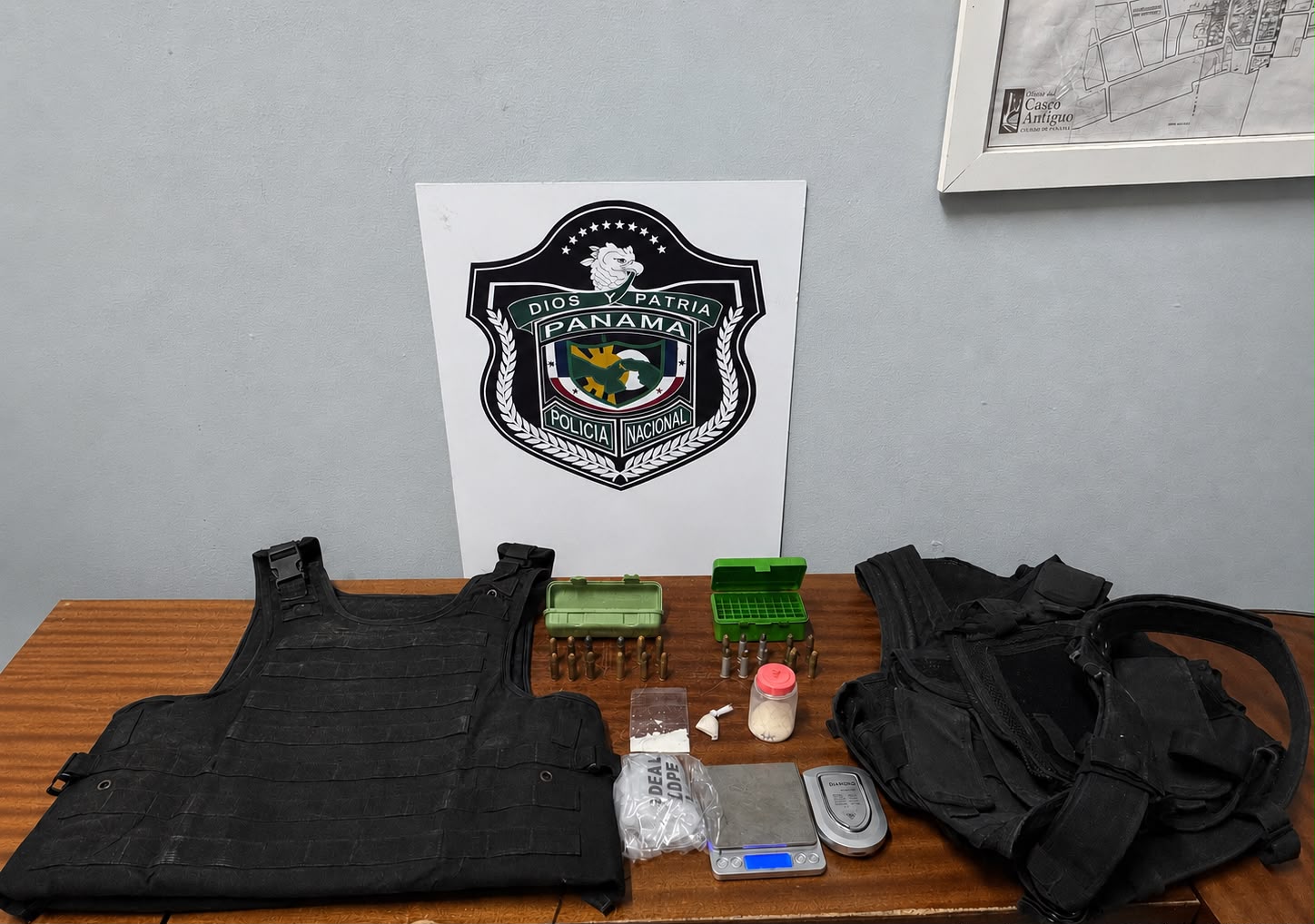 Cae colombiano con sustancias ilícitas en Santa Ana