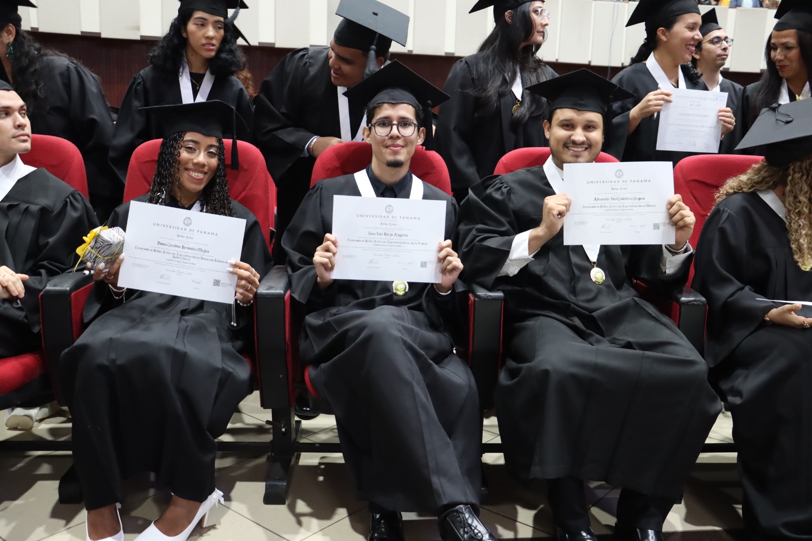91 nuevos artistas egresan de la Universidad de Panamá en medio del fortalecimiento académico de la Facultad de Bellas Artes