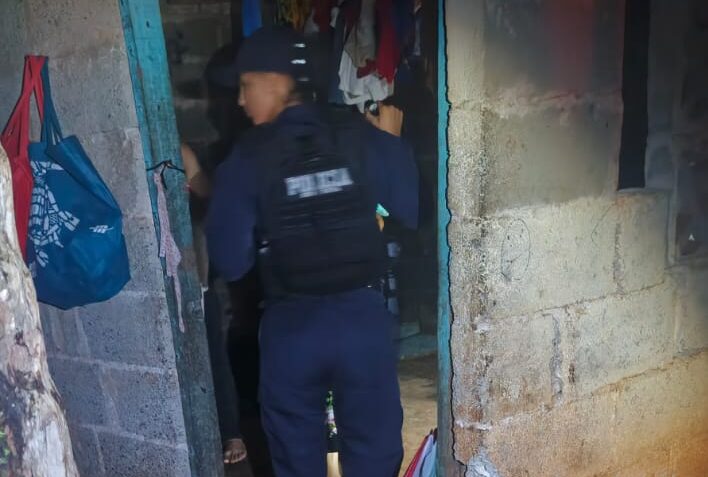 ¡Manos que protegen, manos que ayudan a dar vida! Policías atienden parto de urgencia en Pacora