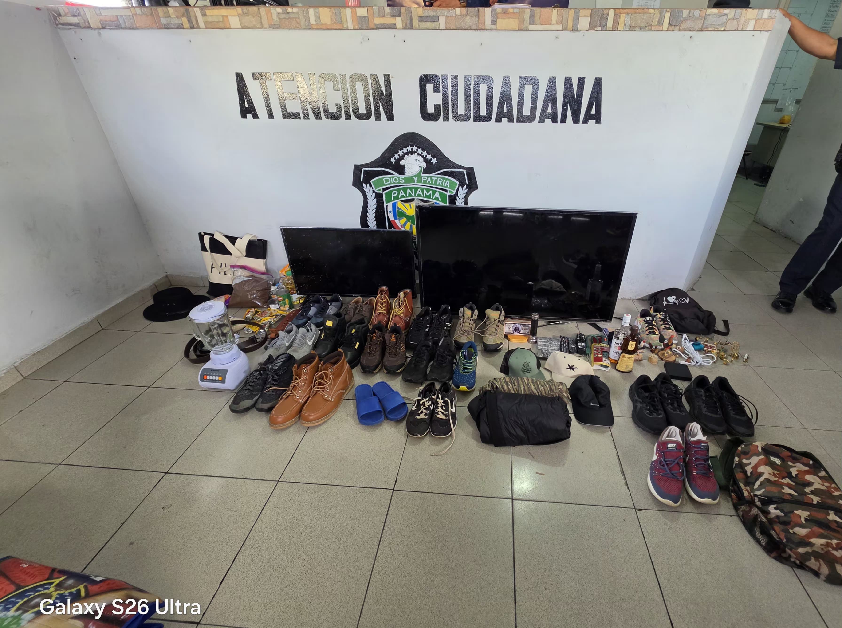 Recuperan artículos hurtados tras la aprehensión de tres personas en Volcán