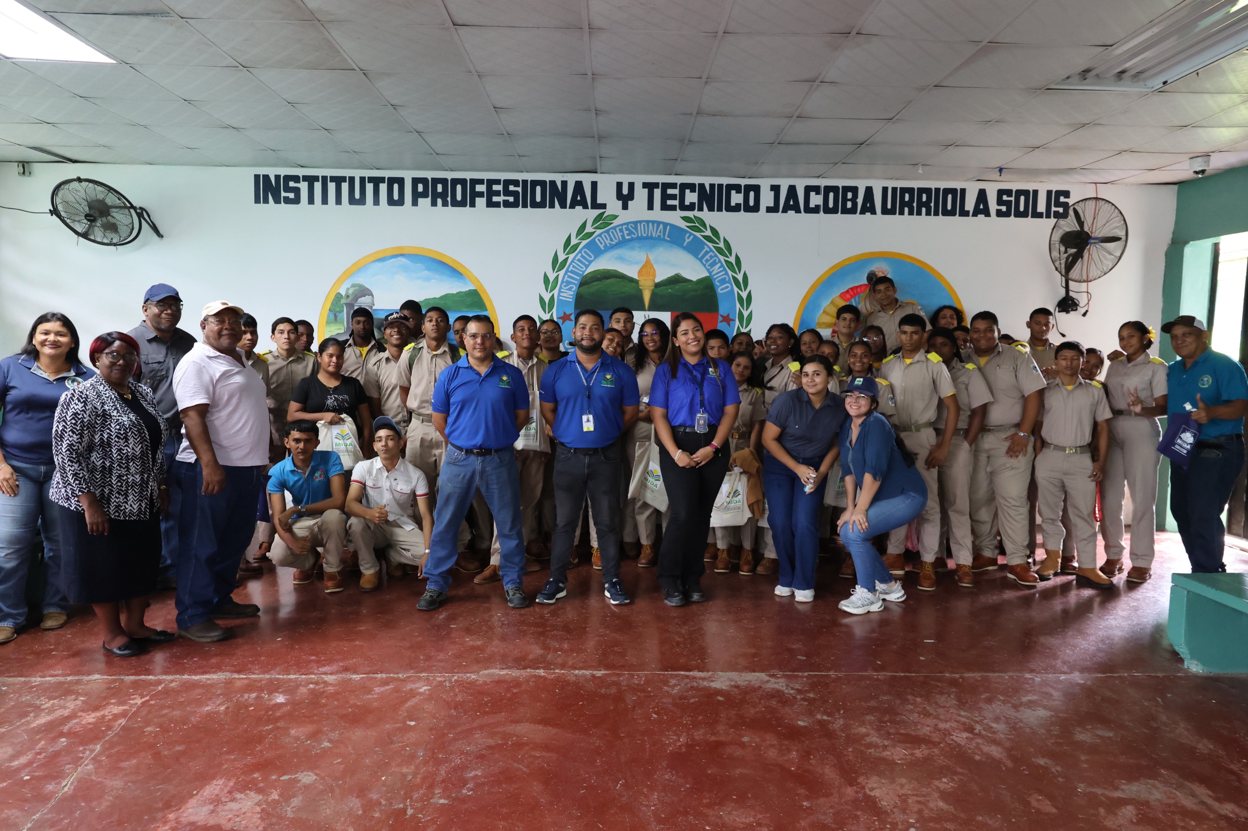 Estudiantes conocen sistema de monitoreo de plagas en Zona de Protección Fitozoosanitaria del MIDA