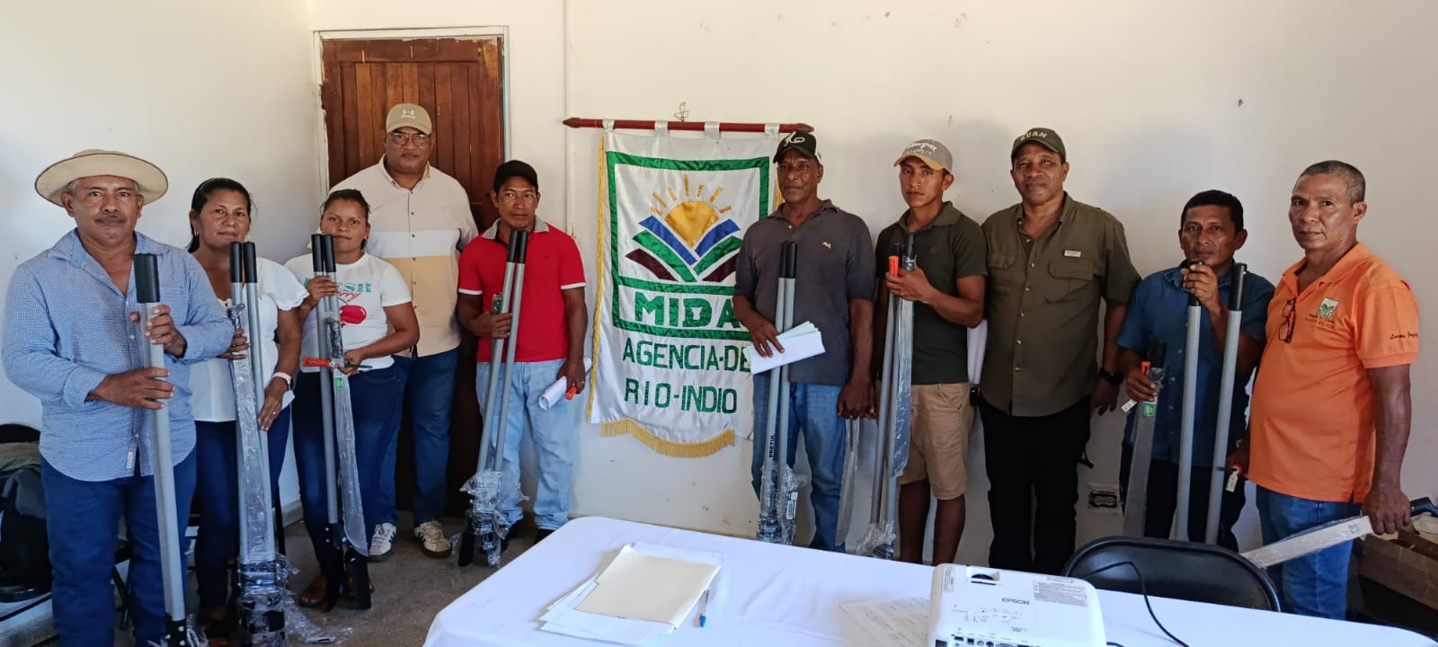 El MIDA propicia alianza entre productores colonenses y empresa privada para comercialización del café sin intermediarios