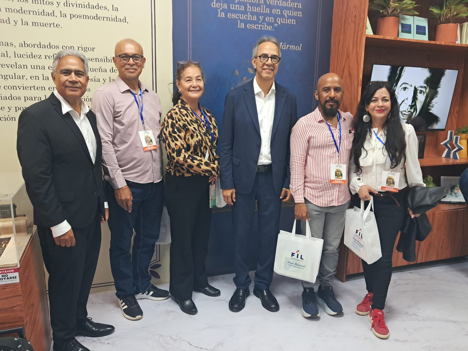 Escritores panameños conectan con lectores dominicanos durante la Feria Internacional del Libro de Santo Domingo