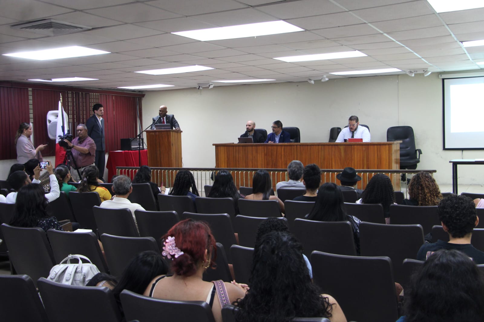 Facultad de Derecho de la Universidad de Panamá aborda Ley Modelo de Ecocidio para América Latina