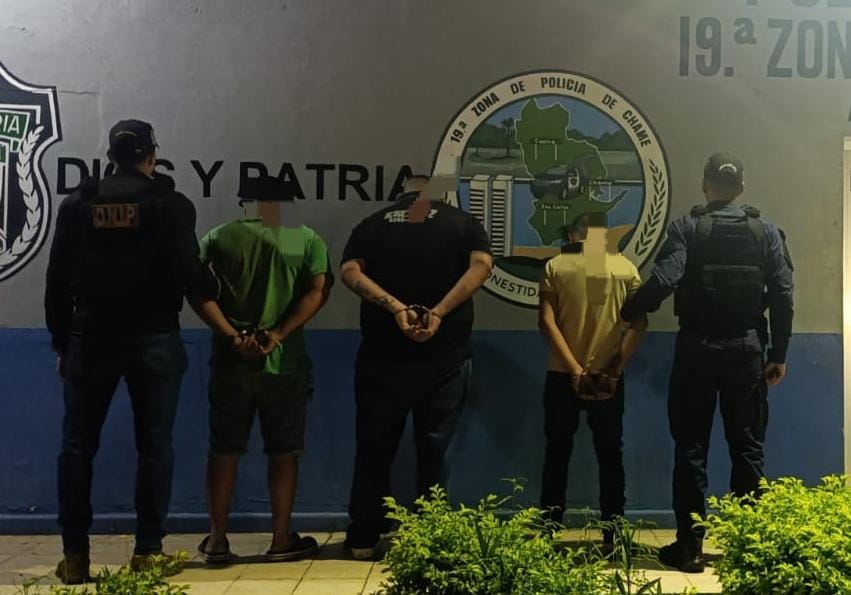 Ubican deshuesado auto con denuncia de robo en Chame; hay tres aprehendidos