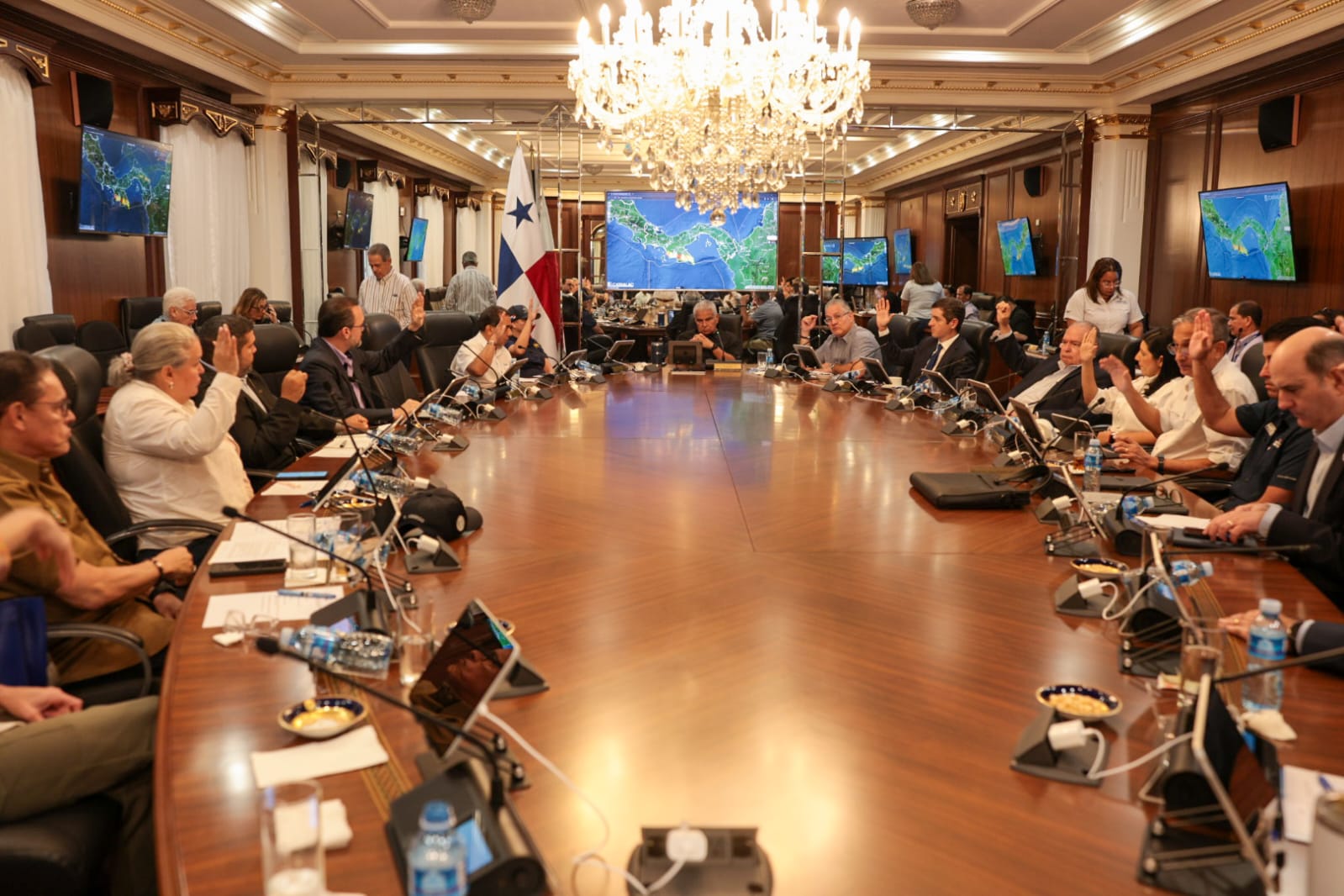 Autoridades declaran estado de emergencia para atender a la población afectada por el terremoto