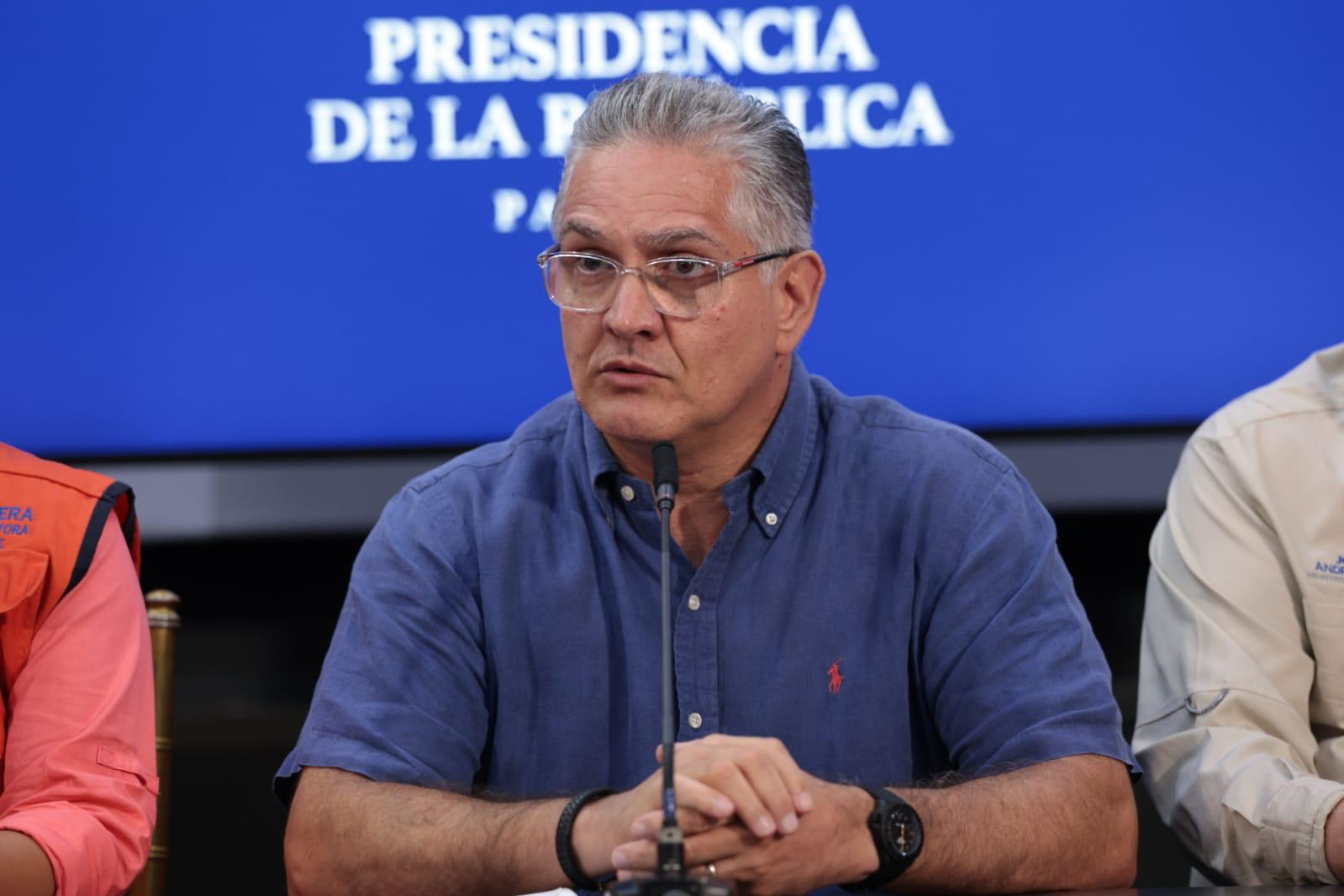 Ministro Orillac inspecciona la Línea 1 del Metro de Panamá, que ya moviliza pasajeros de forma segura