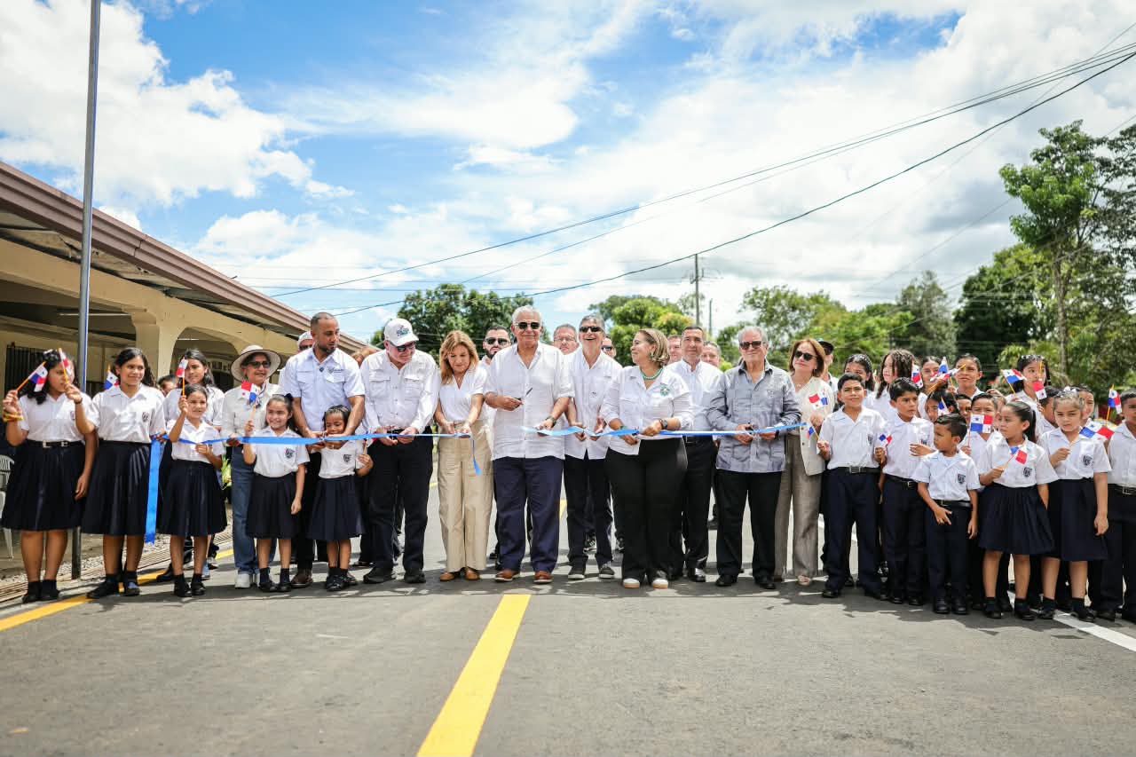 Presidente Mulino entrega obra vial Caldera – Alto Boquete para fortalecer movilidad y la economía del sector